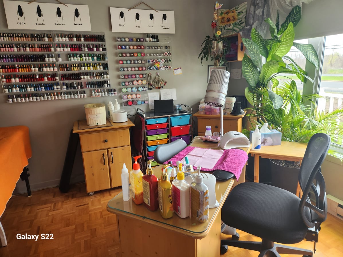 Nouveau local, Aux Ongles d'Art